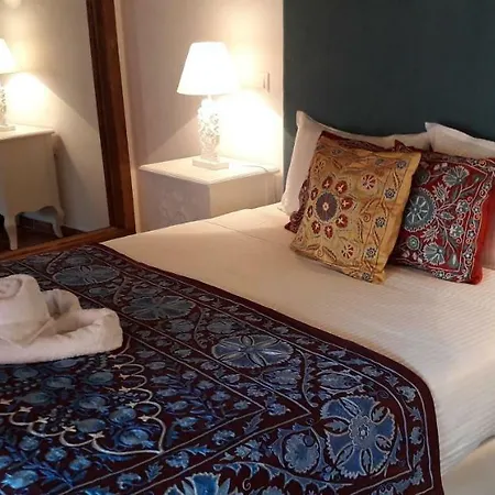 Πανσιόν Saint Artemios And Oriental 4*